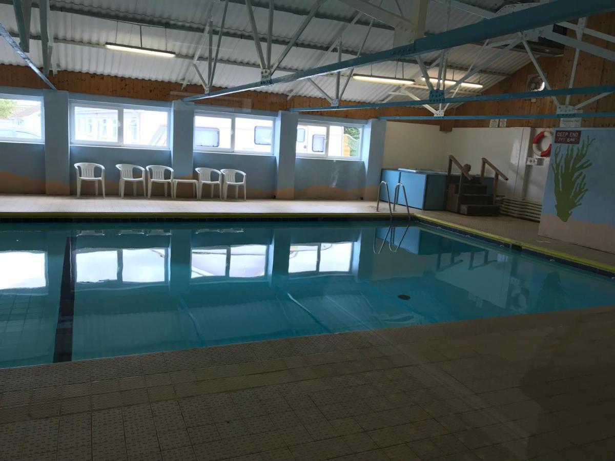 Number 43 The Gower Holiday Village Swansea Esterno foto