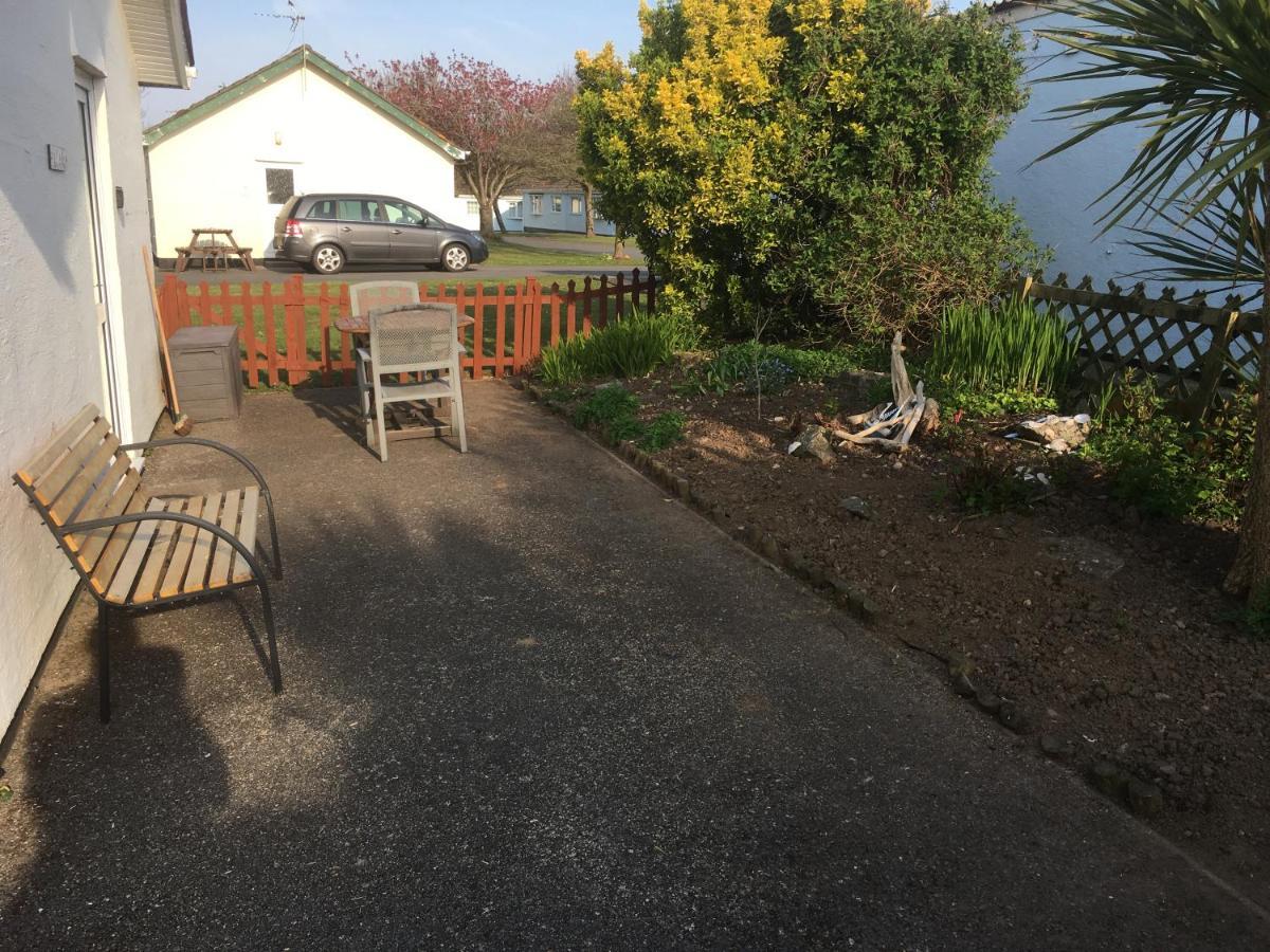 Number 43 The Gower Holiday Village Swansea Esterno foto
